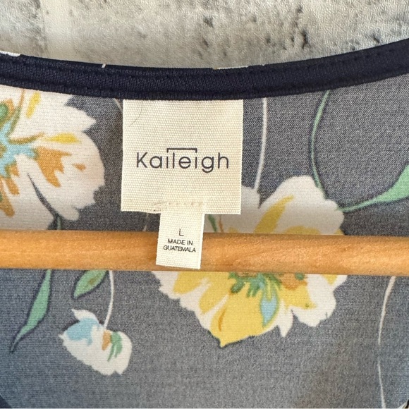 Women’s Kaileigh navy blue floral sleeveless deep v-neck dress size Large - Picture 3 of 4